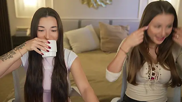 Luna secretgirl online show from 11-13-25, 08:18