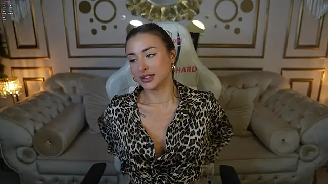 Luna secretgirl online show from 10-30-25, 09:40