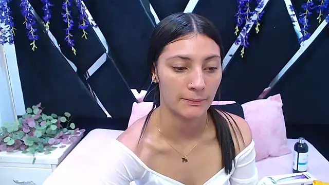  Luna Bennett online show from 04-07-26, 08:21