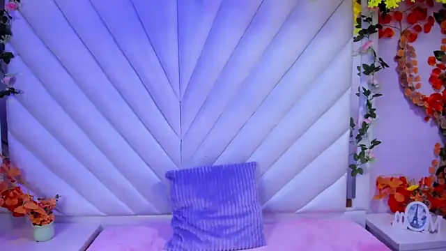  Luna Bennett online show from 10-21-25, 12:59