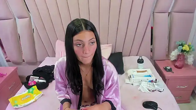  Luna Bennett online show from 06-05-26, 07:30