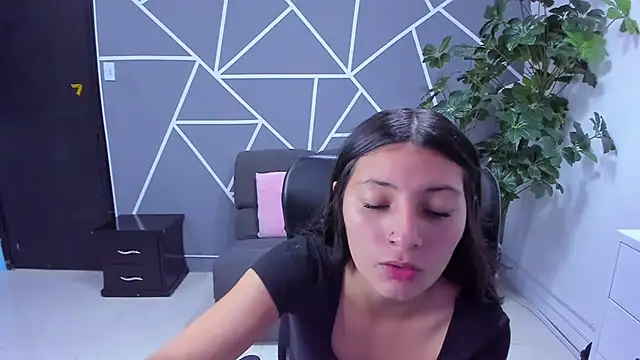  Luna Bennett online show from 02-24-26, 08:31