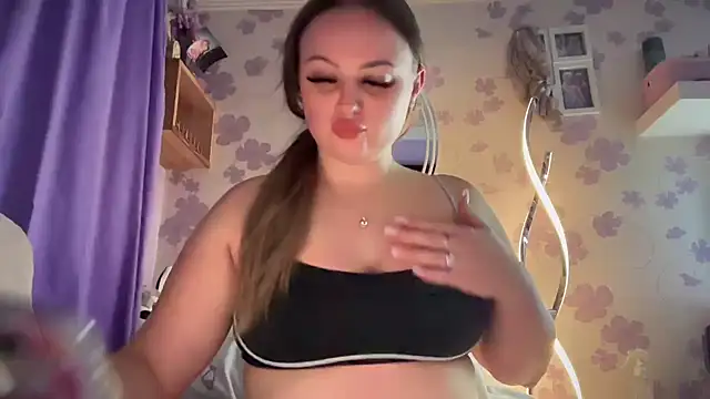 Snapshot of SexySashaxox chatting on 07-07-26, 10:02 SexySashaxox online show from 07-07-26, 10:02