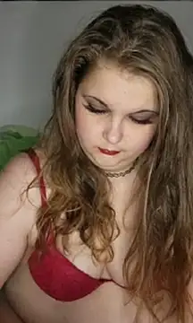 Snapshot of LioEst@xh chatting on 09-24-25, 04:24 LioEstxh online show from 09-24-25, 04:24