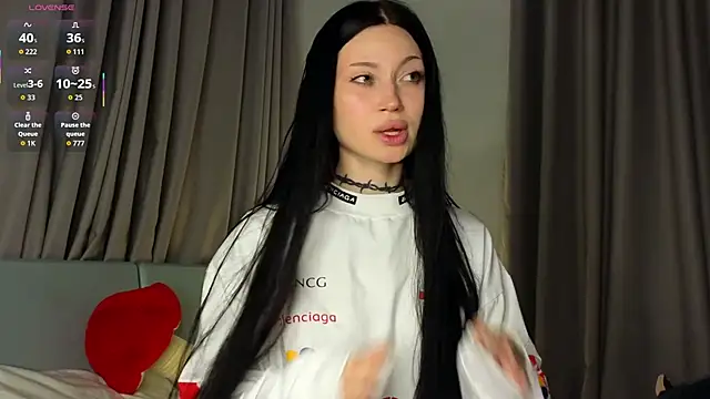 Alice 1n Wonderland  online show from 11-05-25, 06:11