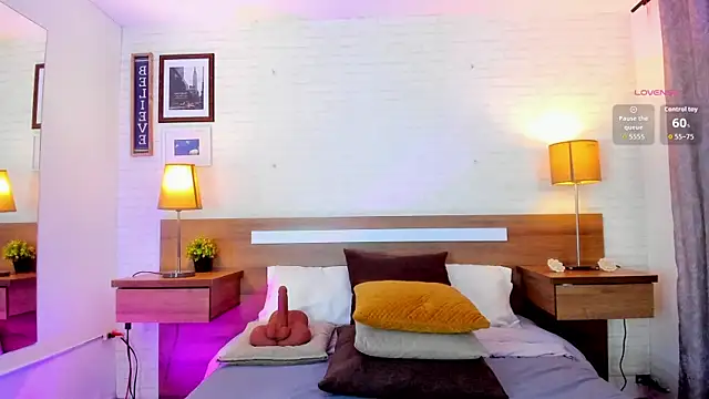 JenniferAuriston online show from 11-24-25, 07:36