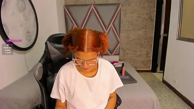 chubby sexy  online show from 09-14-25, 12:49