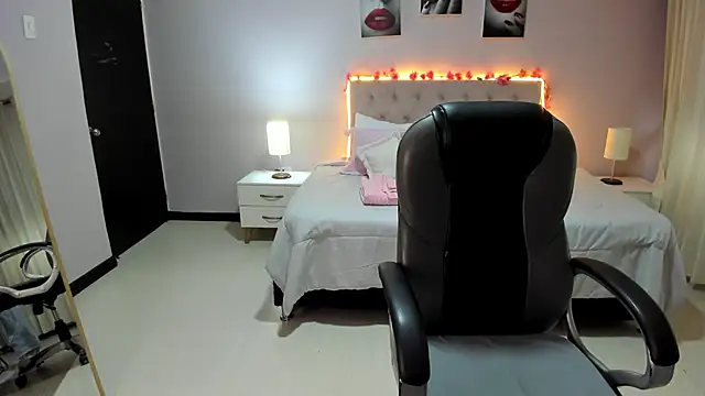 Miss Cataleya   online show from 04-20-26, 11:35