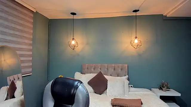 Miss Cataleya   online show from 10-28-25, 11:31