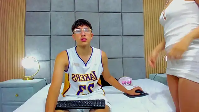 ChanellandMax online show from 11-04-25, 12:53