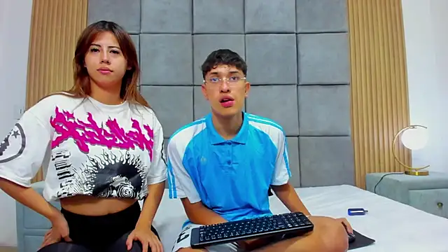 ChanellandMax online show from 11-07-25, 01:04