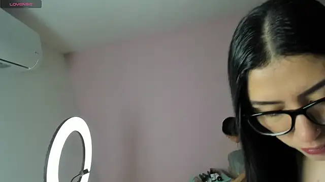 marianaandvalen online show from 11-29-25, 12:05