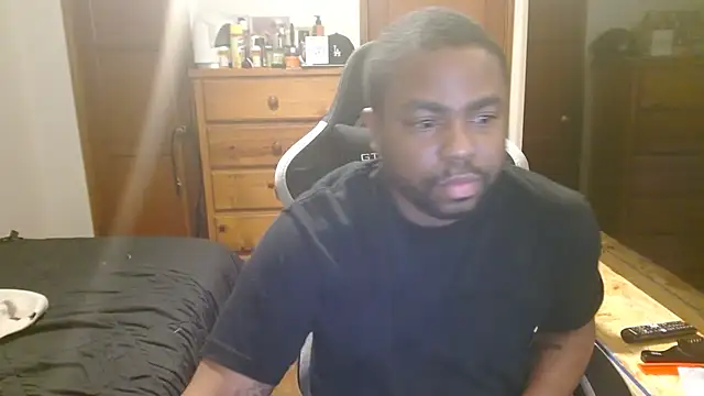 Breadwinnah online show from 12-17-25, 04:28