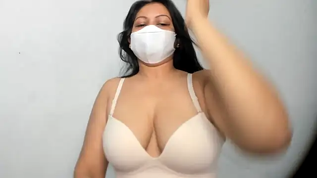 Crazy Cat1995 online show from 05-23-26, 09:14