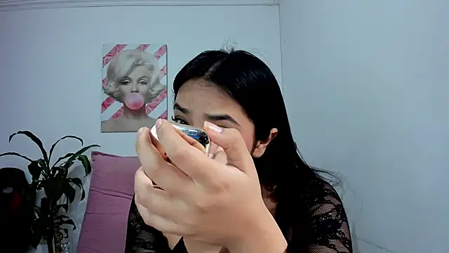 valeria millers online show from 12-19-25, 02:19