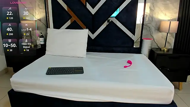 VioletRose as online show from 10-26-25, 07:36