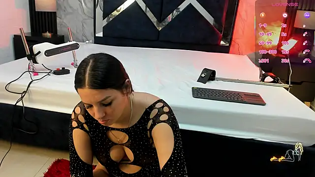 Snapshot of VioletRose_as chatting on 05-08-26, 07:17 VioletRose as online show from 05-08-26, 07:17