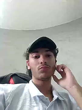 Snapshot of zyonboy1 chatting on 10-01-25, 01:59 zyonboy1 online show from 10-01-25, 01:59