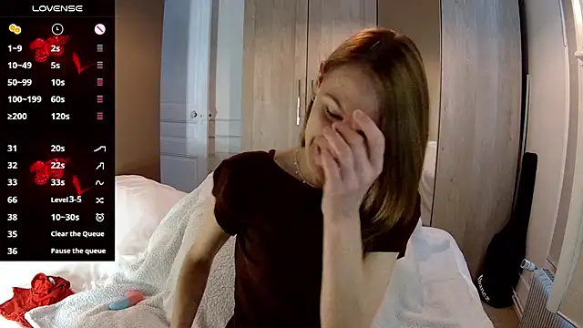 Snapshot of fanny_posy chatting on 07-08-26, 11:00 fanny posy online show from 07-08-26, 11:00