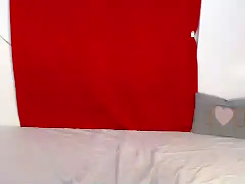 Linseyprats online show from 10-24-25, 02:10
