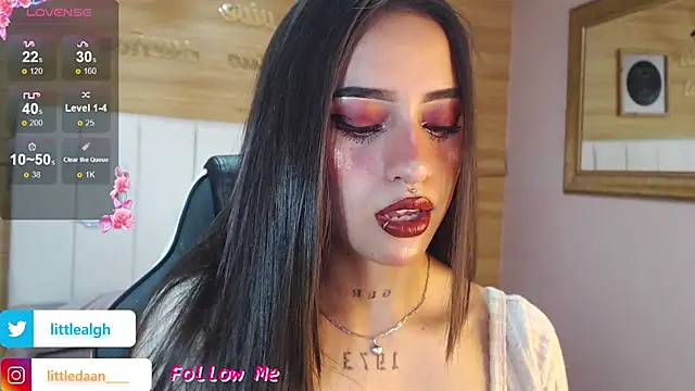 Abril Velvet a  online show from 11-07-25, 01:37