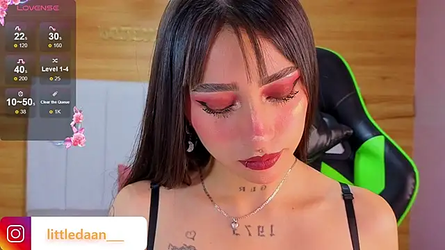 Abril Velvet a  online show from 01-15-26, 12:52