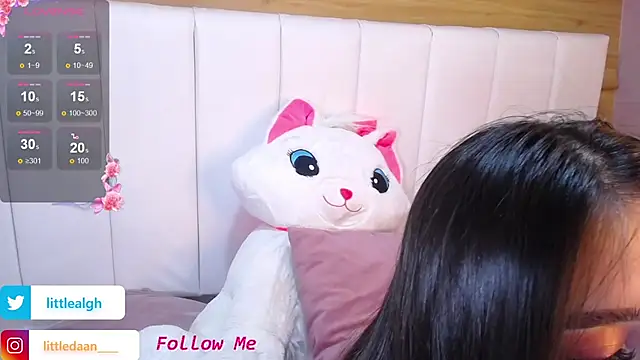 Abril Velvet a  online show from 10-16-25, 01:03