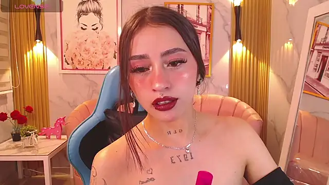 Abril Velvet a  online show from 12-21-25, 07:59