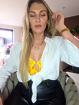 Snapshot of Melody1600 chatting on 04-01-26, 01:41 Melody1600 online show from 04-01-26, 01:41