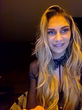 Snapshot of Melody1600 chatting on 03-27-26, 11:38 Melody1600 online show from 03-27-26, 11:38