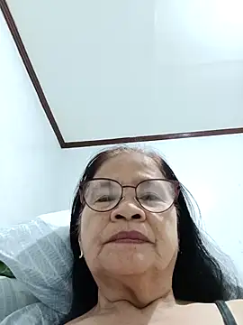 Snapshot of Sweet-Lita50 chatting on 03-07-26, 11:32 Sweet-Lita50 online show from 03-07-26, 11:32