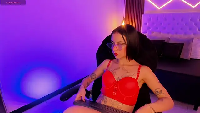 ZamabyCrucie online show from 12-14-25, 06:57