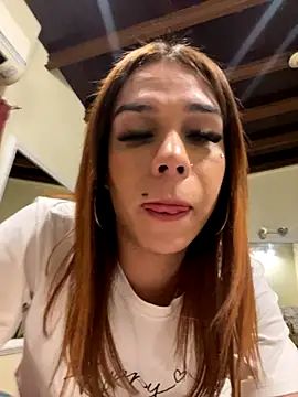 Snapshot of Makaela_Haddad chatting on 10-04-25, 01:07 Makaela Haddad online show from 10-04-25, 01:07