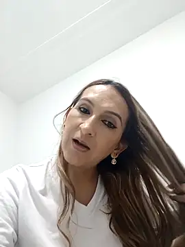 Snapshot of alanastones-19 chatting on 10-10-25, 04:24 alanastones-19 online show from 10-10-25, 04:24