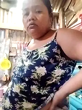 Snapshot of hot_mom13 chatting on 09-27-25, 06:19 hot mom13 online show from 09-27-25, 06:19