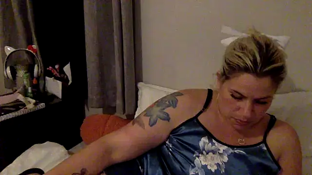 Snapshot of toomuchofafreak chatting on 02-15-26, 07:51 toomuchofafreak online show from 02-15-26, 07:51