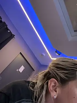 toomuchofafreak online show from 03-05-26, 07:16