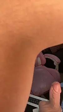 Carsonroberrt online show from 11-08-25, 11:25