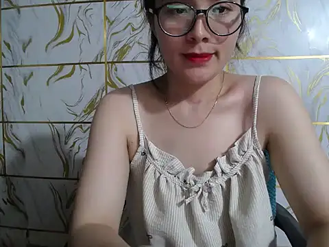 Snapshot of Lyzizi_lovely09 chatting on 06-20-26, 02:11 Lyzizi lovely09 online show from 06-20-26, 02:11