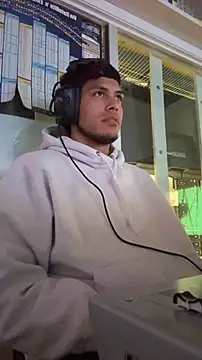 Snapshot of StrokingDaddy4 chatting on 02-19-26, 11:40 StrokingDaddy4 online show from 02-19-26, 11:40