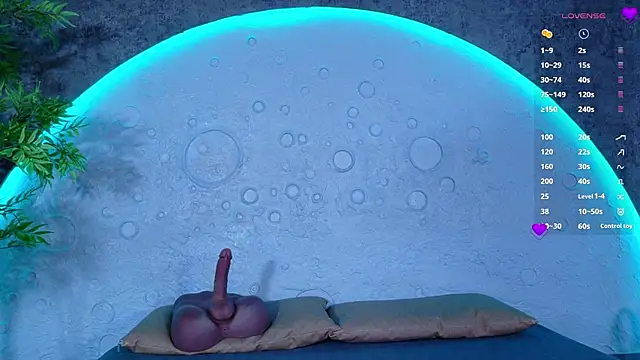ReinaChloe online show from 06-24-26, 04:16