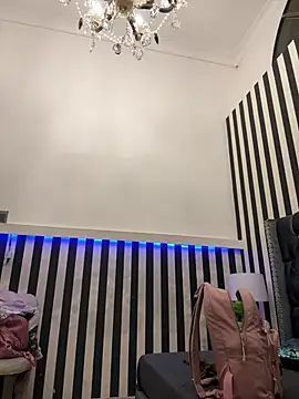 ReinaChloe online show from 06-10-26, 03:52