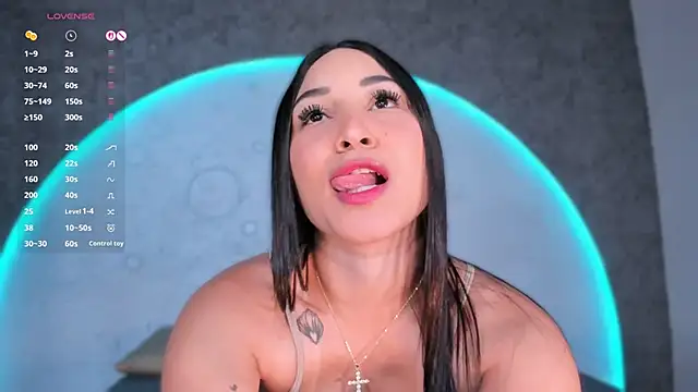 ReinaChloe online show from 03-16-26, 04:32