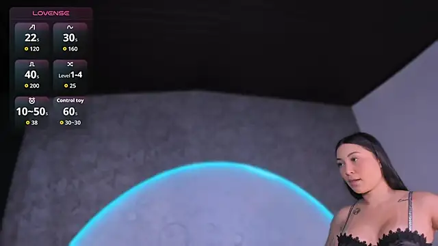 ReinaChloe online show from 03-03-26, 04:14