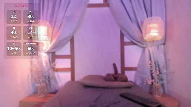 ReinaChloe online show from 03-04-26, 10:56