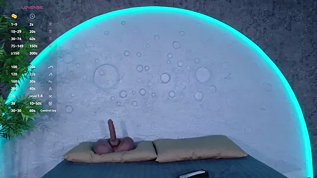 ReinaChloe online show from 04-13-26, 04:44