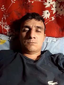 Snapshot of BrunoValen chatting on 09-15-25, 08:20 BrunoValen online show from 09-15-25, 08:20