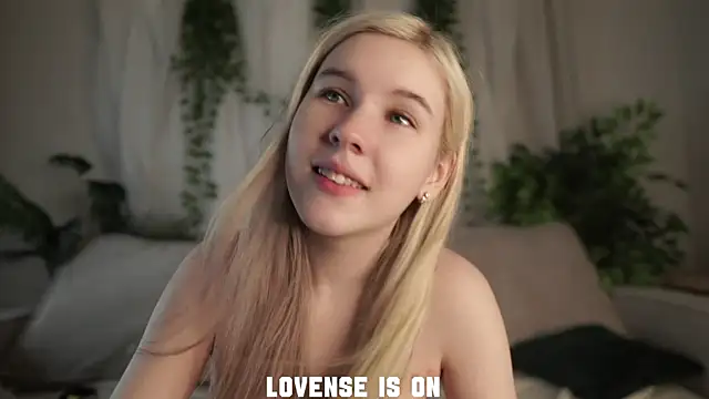 ElizSpieth online show from 11-23-25, 01:54