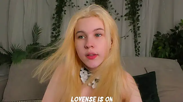 ElizSpieth online show from 10-29-25, 01:21