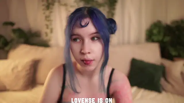 ElizSpieth online show from 12-17-25, 01:21